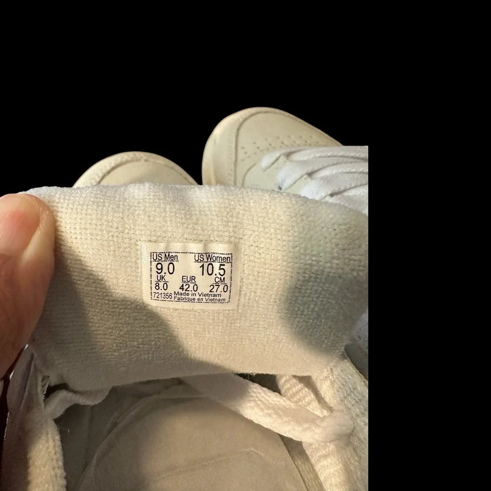 Vans Hylane Marshmallow VN000D26CD3 Men's Size 9 Women's 10.5 Athletic Shoes